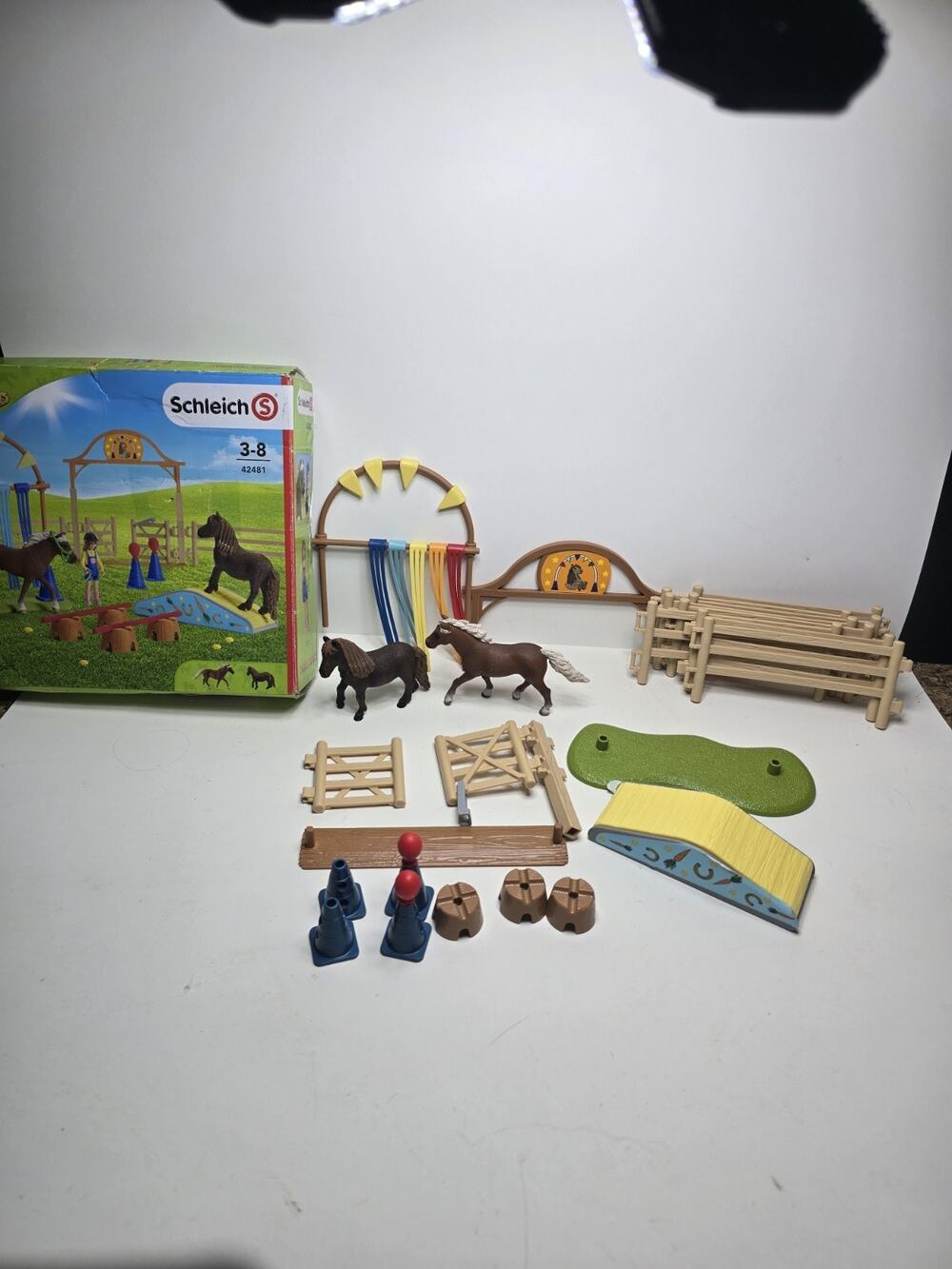 SCHLEICH FARM WORLD Pony Agility Training 42481 Not Complete